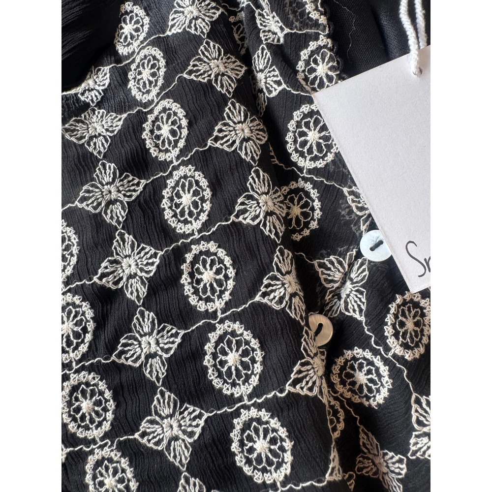 Baevely Black Long Sleeve Blouse with White Floral Embroidery Womens Size S NWT - Picture 7 of 11